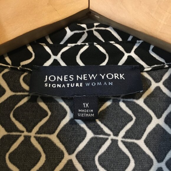 Jones New York B&W Live Wire Pattern Stretchy Dress Shirt - Picture 10 of 15